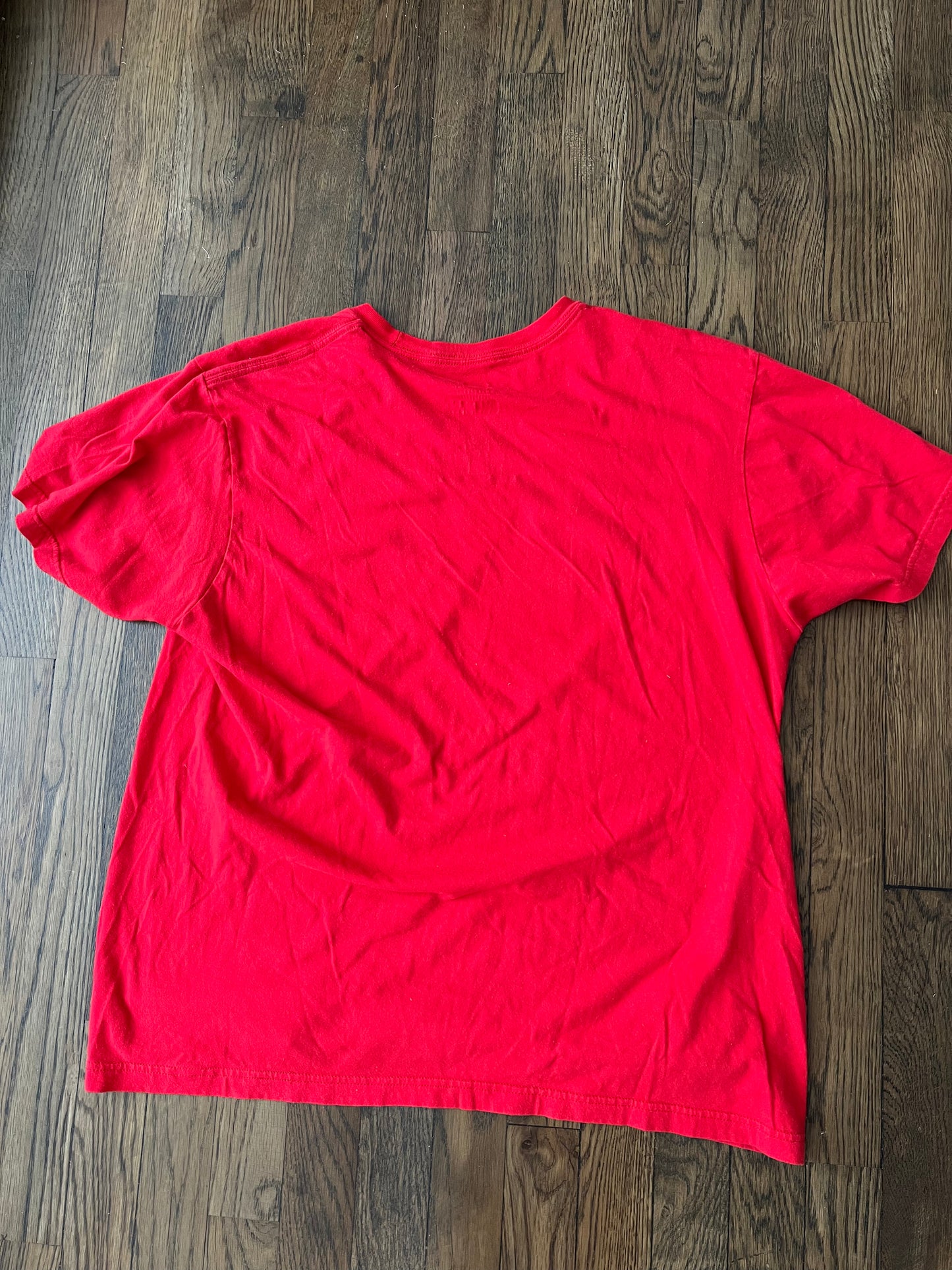 Red oversized PHILLIES tee
