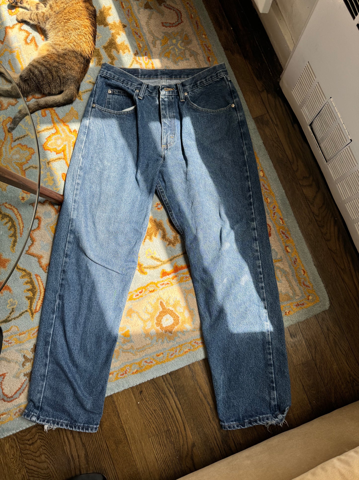 Vintage Levi's 33 x 32 RELAXED FIT